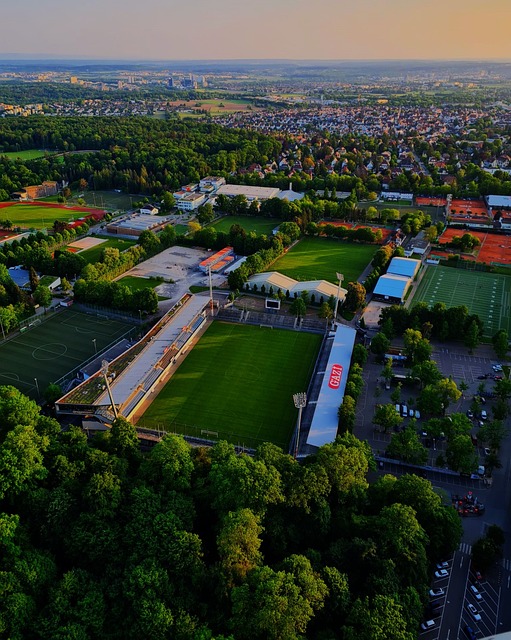 美国民众对 美国民众对